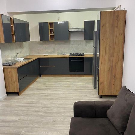 Apartament Satina ไกรโอวา ภายนอก รูปภาพ