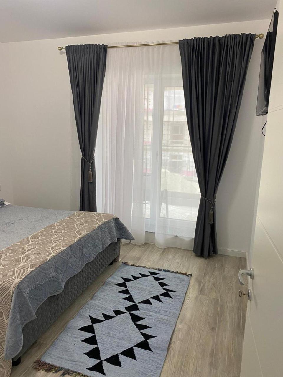 Apartament Satina ไกรโอวา ภายนอก รูปภาพ